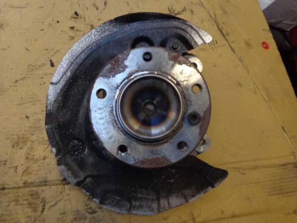 MOYEU AVANT GAUCHE BMW SERIE 1 - Vue 1